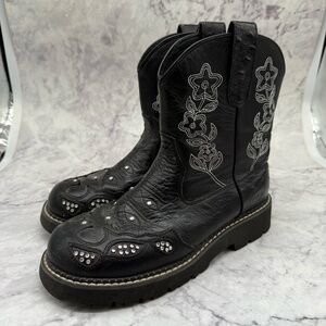 Roper Black Embroidered Western Boots. Size 8.5. In excellent condition!